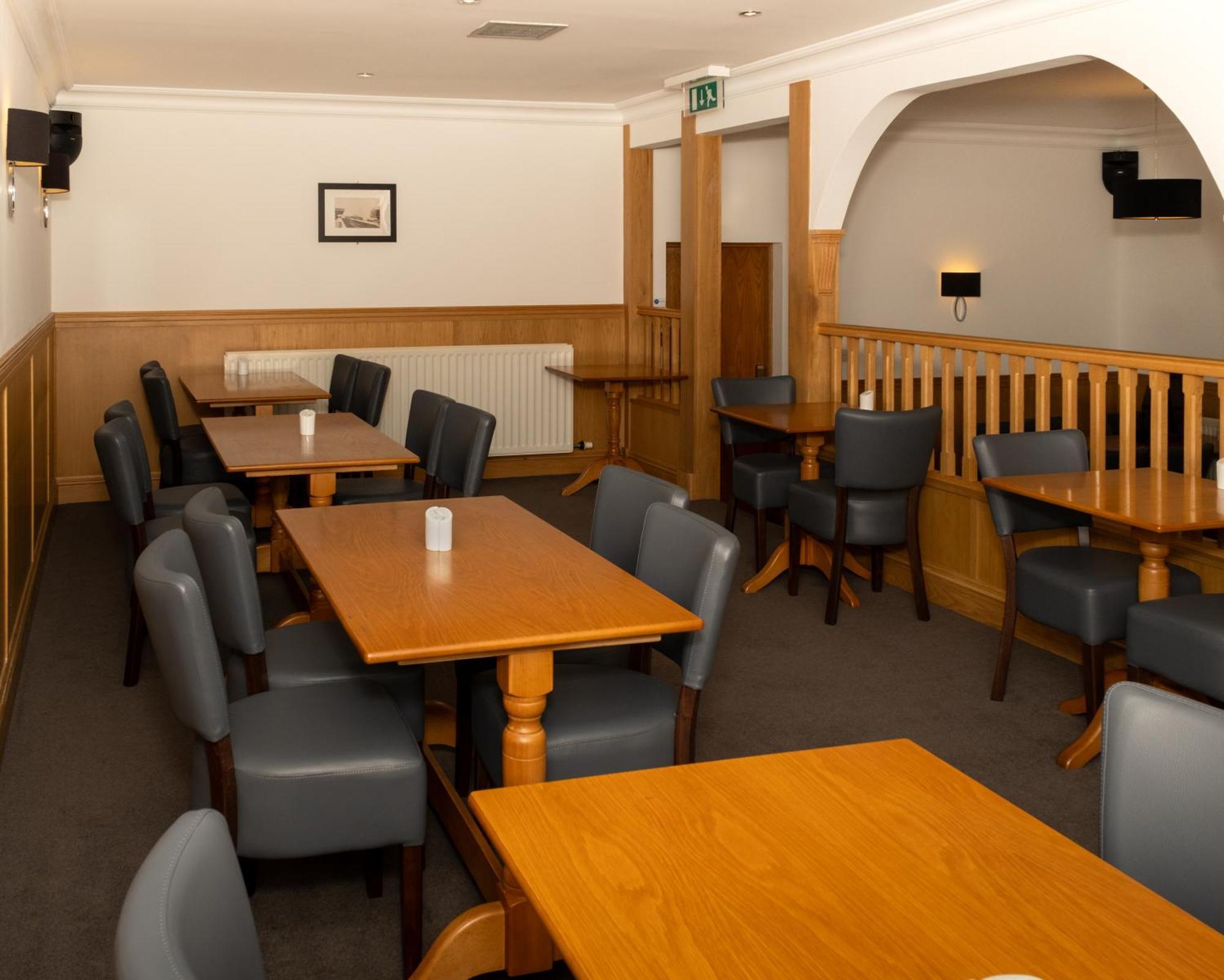 Station Hotel Ellon エクステリア 写真