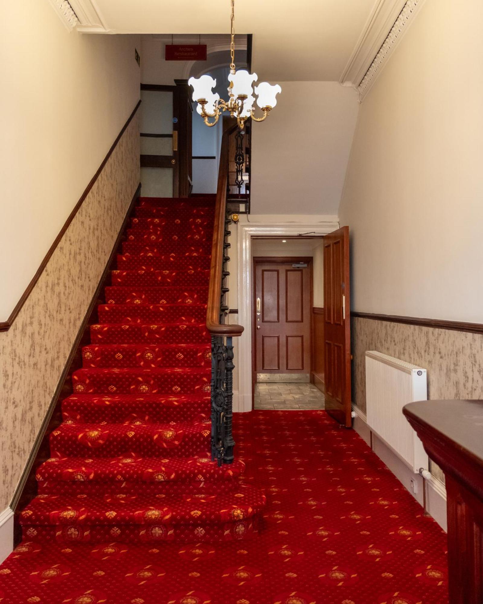 Station Hotel Ellon エクステリア 写真